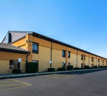 Quality Inn Exterior