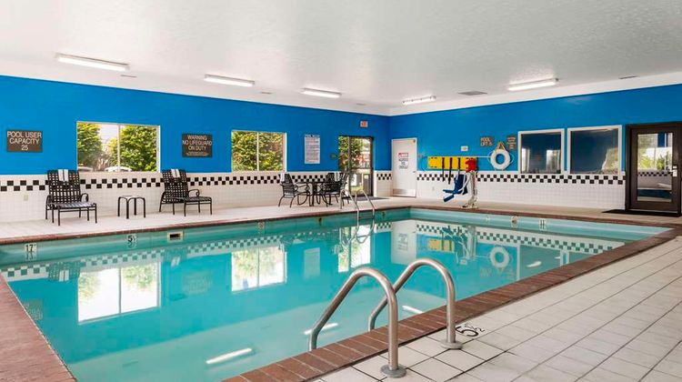 Comfort Inn Edinburgh Pool