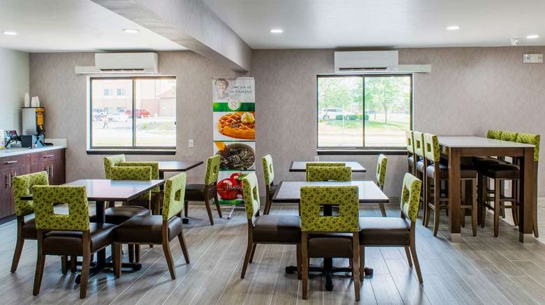 <b>Quality Inn Plainfield Restaurant</b>. Images powered by <a href="https://iceportal.shijigroup.com/" title="IcePortal" target="_blank">IcePortal</a>.