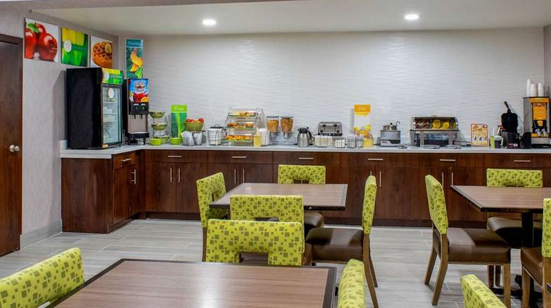 <b>Quality Inn Plainfield Restaurant</b>. Images powered by <a href="https://iceportal.shijigroup.com/" title="IcePortal" target="_blank">IcePortal</a>.