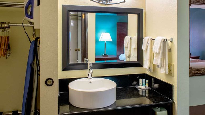 <b>Quality Inn Plainfield Room</b>. Images powered by <a href="https://iceportal.shijigroup.com/" title="IcePortal" target="_blank">IcePortal</a>.