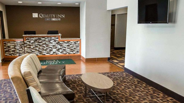 <b>Quality Inn Chesterton Lobby</b>. Images powered by <a href="https://iceportal.shijigroup.com/" title="IcePortal" target="_blank">IcePortal</a>.