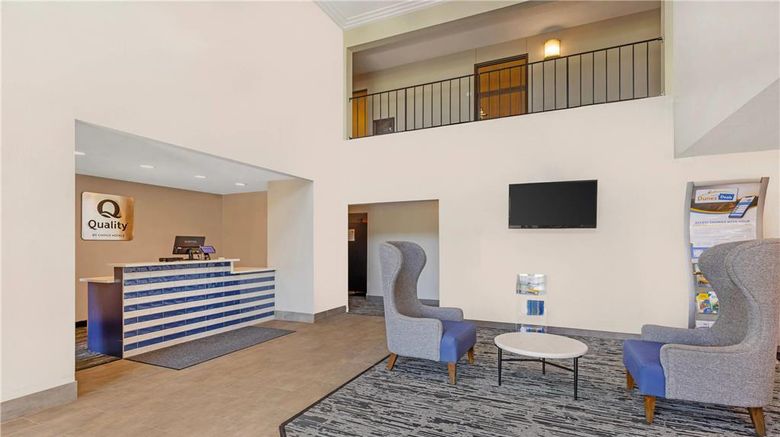<b>Quality Inn Chesterton Lobby</b>. Images powered by <a href="https://iceportal.shijigroup.com/" title="IcePortal" target="_blank">IcePortal</a>.
