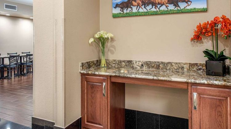 Econo Lodge Shelbyville Lobby