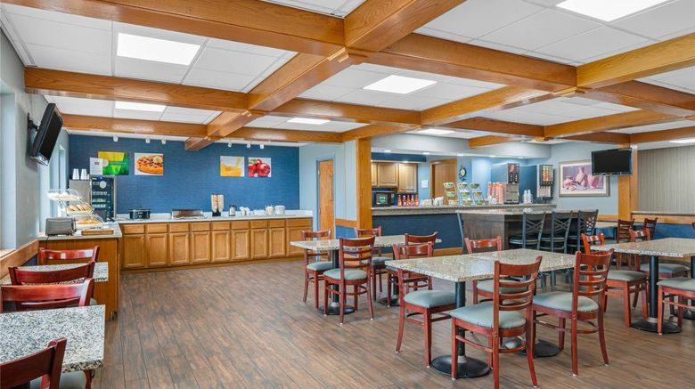 <b>Quality Inn & Suites, Goshen Restaurant</b>. Images powered by <a href="https://iceportal.shijigroup.com/" title="IcePortal" target="_blank">IcePortal</a>.
