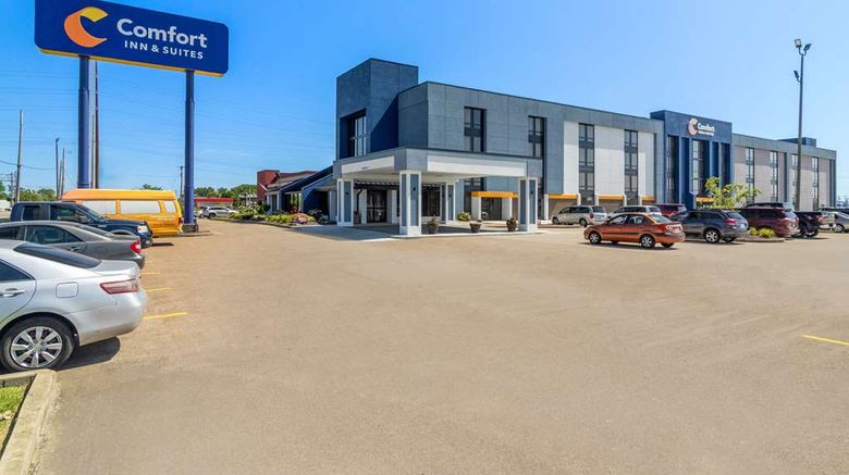 <b>Comfort Inn & Suites Evansville Airport Exterior</b>. Images powered by <a href="https://iceportal.shijigroup.com/" title="IcePortal" target="_blank">IcePortal</a>.