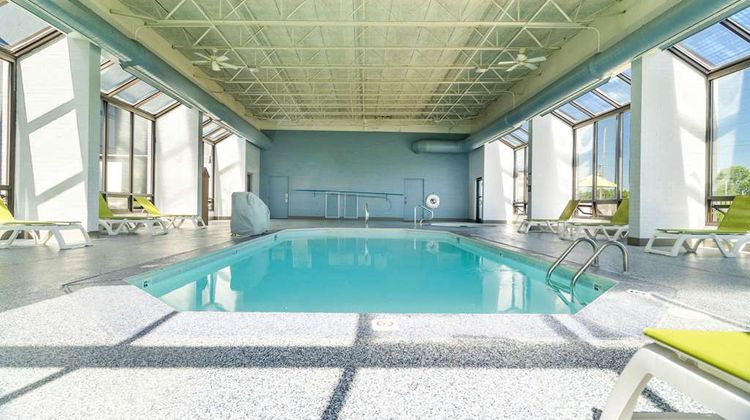 Comfort Inn & Suites Evansville Airport Pool
