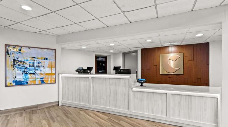 Comfort Inn & Suites Evansville Airport Lobby