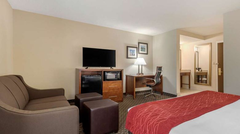 <b>Comfort Inn Indianapolis South Suite</b>. Images powered by <a href="https://iceportal.shijigroup.com/" title="IcePortal" target="_blank">IcePortal</a>.