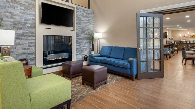 <b>Comfort Inn Indianapolis South Lobby</b>. Images powered by <a href="https://iceportal.shijigroup.com/" title="IcePortal" target="_blank">IcePortal</a>.