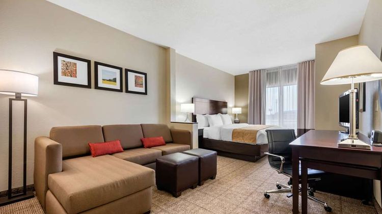 Comfort Suites Lafayette Suite