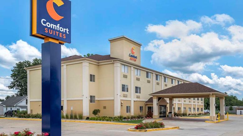 <b>Comfort Suites Terre Haute Exterior</b>. Images powered by <a href="https://iceportal.shijigroup.com/" title="IcePortal" target="_blank">IcePortal</a>.