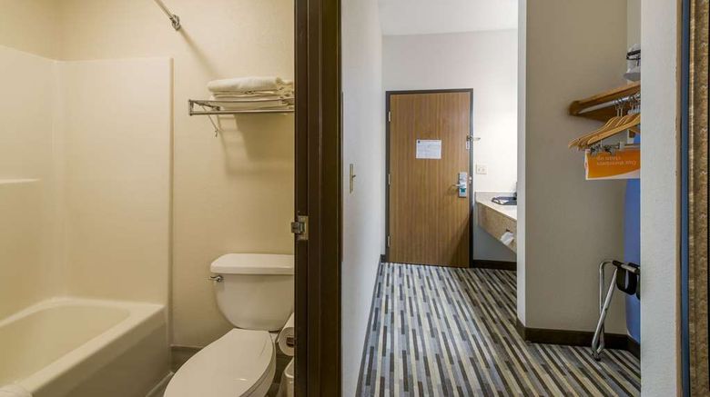 <b>Quality Inn Michigan City Room</b>. Images powered by <a href="https://iceportal.shijigroup.com/" title="IcePortal" target="_blank">IcePortal</a>.