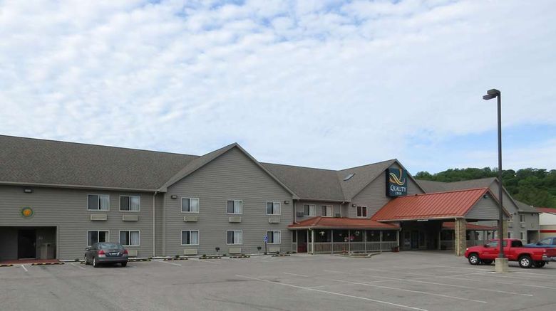 <b>Quality Inn Exterior</b>. Images powered by <a href="https://iceportal.shijigroup.com/" title="IcePortal" target="_blank">IcePortal</a>.
