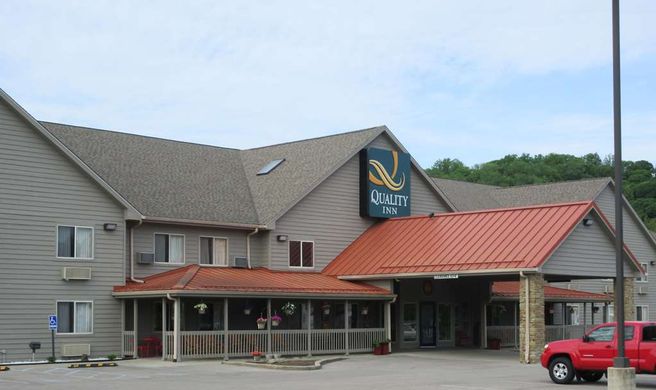 Quality Inn Exterior