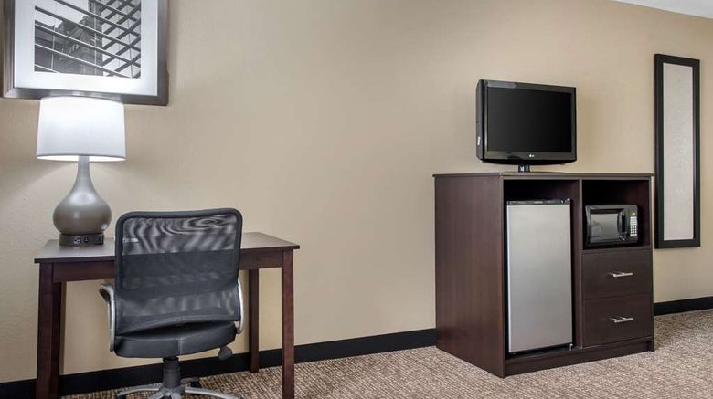 <b>Quality Inn & Suites Lebanon Room</b>. Images powered by <a href="https://iceportal.shijigroup.com/" title="IcePortal" target="_blank">IcePortal</a>.