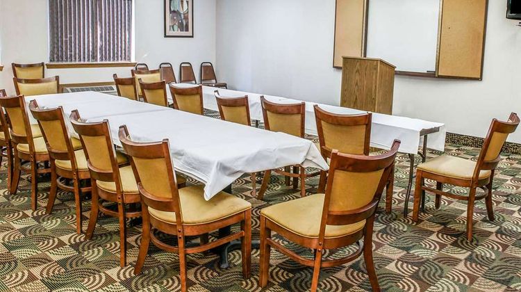 Quality Inn & Suites Lebanon Meeting