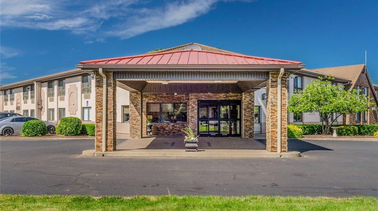 <b>Comfort Inn and Suites West Springfield Exterior</b>. Images powered by <a href="https://iceportal.shijigroup.com/" title="IcePortal" target="_blank">IcePortal</a>.