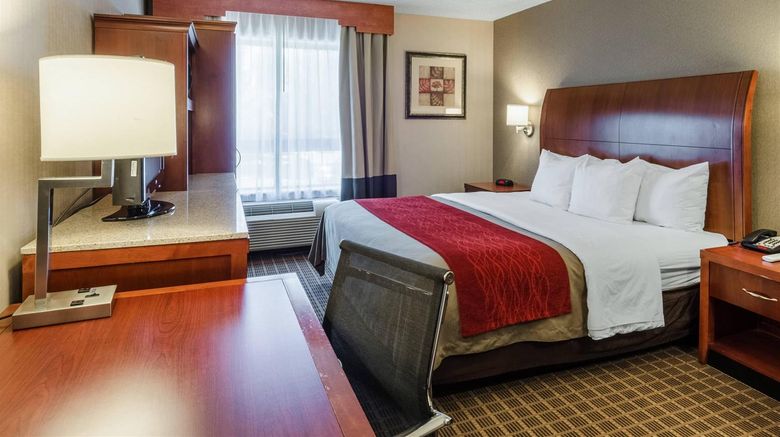 <b>Comfort Inn and Suites West Springfield Room</b>. Images powered by <a href="https://iceportal.shijigroup.com/" title="IcePortal" target="_blank">IcePortal</a>.