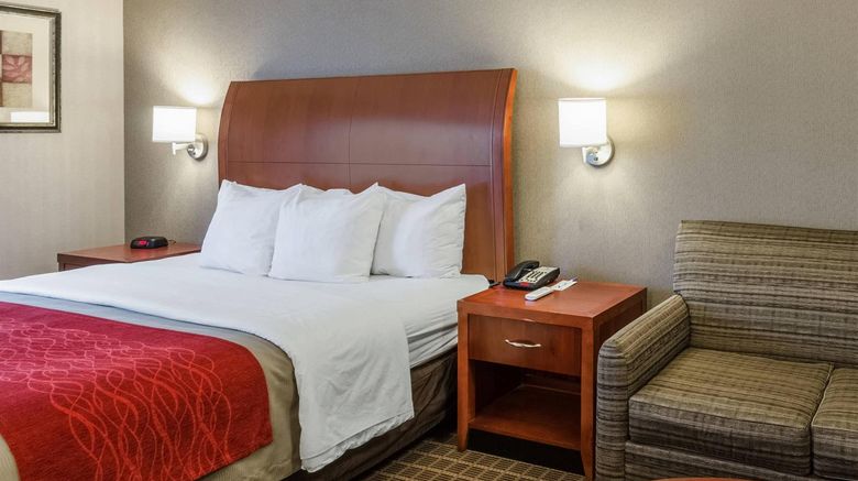 <b>Comfort Inn and Suites West Springfield Room</b>. Images powered by <a href="https://iceportal.shijigroup.com/" title="IcePortal" target="_blank">IcePortal</a>.