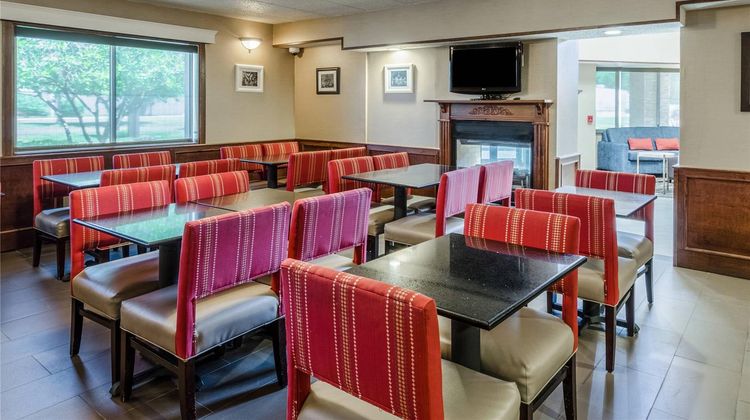 Comfort Inn and Suites West Springfield Restaurant