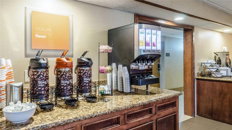 <b>Comfort Inn and Suites West Springfield Restaurant</b>. Images powered by <a href="https://iceportal.shijigroup.com/" title="IcePortal" target="_blank">IcePortal</a>.