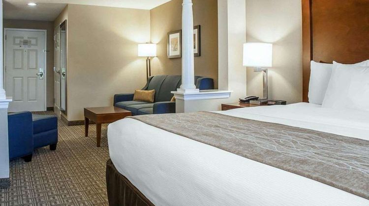 Comfort Inn & Suites Suite