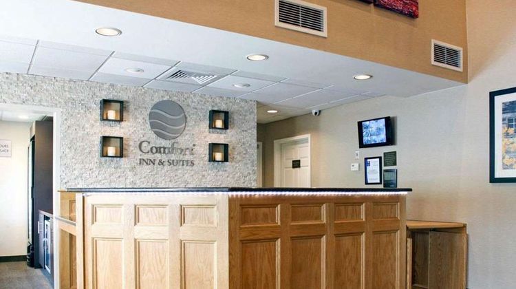 Comfort Inn & Suites Lobby