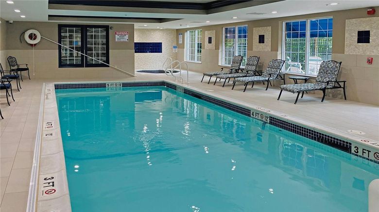 <b>Comfort Inn & Suites Pool</b>. Images powered by <a href="https://iceportal.shijigroup.com/" title="IcePortal" target="_blank">IcePortal</a>.