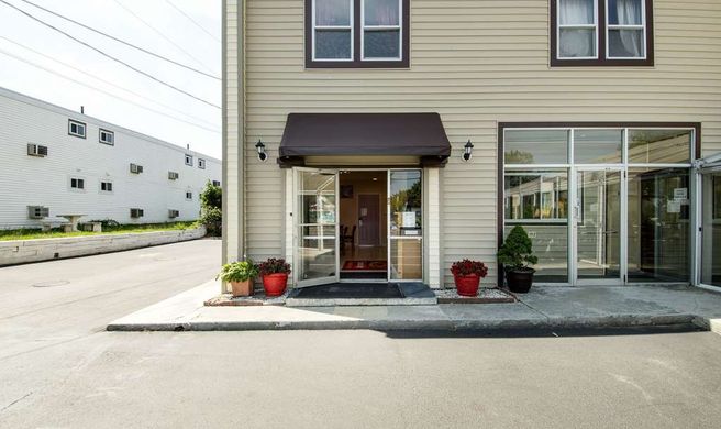 Econo Lodge Hotel Yarmouth Exterior