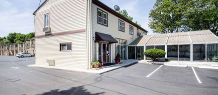 Econo Lodge Hotel Yarmouth Exterior