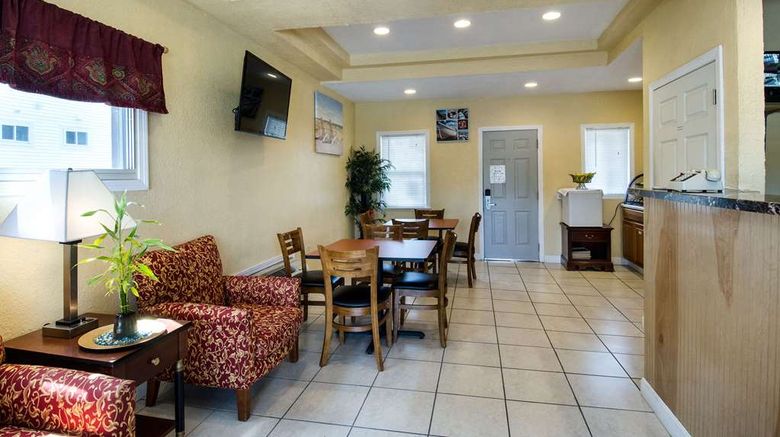 <b>Econo Lodge Hotel Yarmouth Lobby</b>. Images powered by <a href="https://iceportal.shijigroup.com/" title="IcePortal" target="_blank">IcePortal</a>.