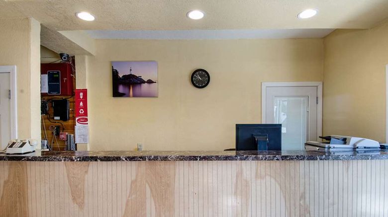 <b>Econo Lodge Hotel Yarmouth Lobby</b>. Images powered by <a href="https://iceportal.shijigroup.com/" title="IcePortal" target="_blank">IcePortal</a>.