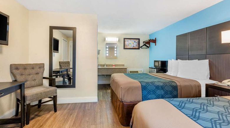 <b>Econo Lodge Hotel Yarmouth Room</b>. Images powered by <a href="https://iceportal.shijigroup.com/" title="IcePortal" target="_blank">IcePortal</a>.