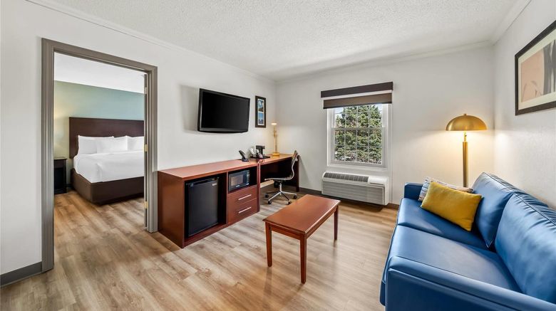 <b>Comfort Inn Foxboro - Mansfield Suite</b>. Images powered by <a href="https://iceportal.shijigroup.com/" title="IcePortal" target="_blank">IcePortal</a>.