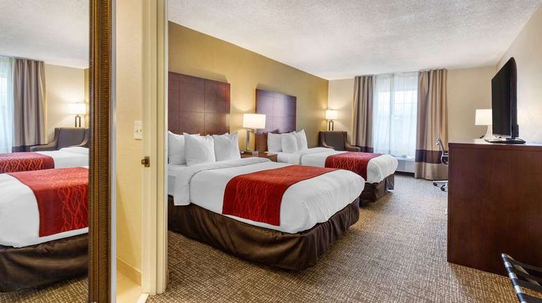 <b>Comfort Inn Auburn-Worcester Room</b>. Images powered by <a href="https://iceportal.shijigroup.com/" title="IcePortal" target="_blank">IcePortal</a>.