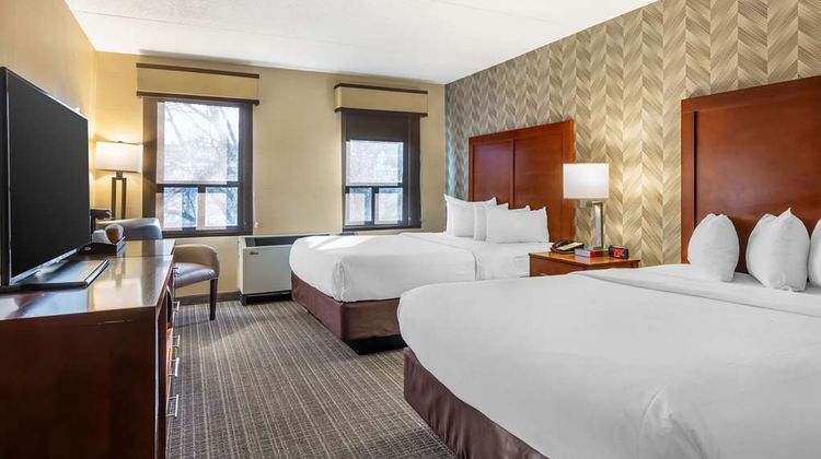 Comfort Inn & Suites Logan Intl Apt Suite