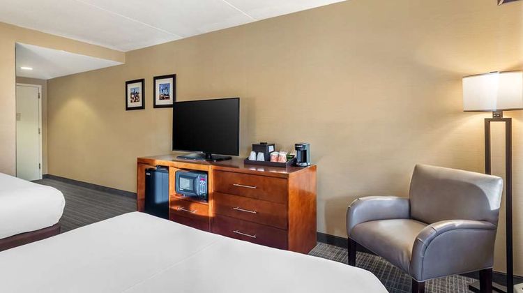 Comfort Inn & Suites Logan Intl Apt Suite