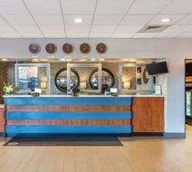 Comfort Inn & Suites Logan Intl Apt Lobby