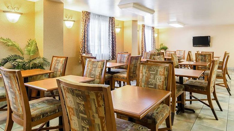 <b>Quality Inn Chicopee-Springfield Restaurant</b>. Images powered by <a href="https://iceportal.shijigroup.com/" title="IcePortal" target="_blank">IcePortal</a>.