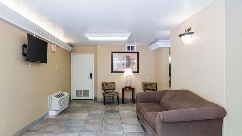 <b>Quality Inn Chicopee-Springfield Lobby</b>. Images powered by <a href="https://iceportal.shijigroup.com/" title="IcePortal" target="_blank">IcePortal</a>.
