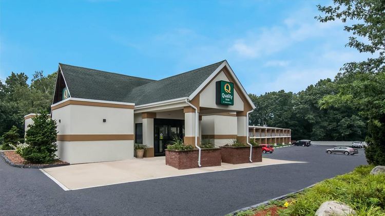 Quality Inn Westfield Exterior