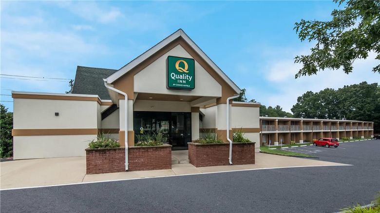 <b>Quality Inn Westfield Exterior</b>. Images powered by <a href="https://iceportal.shijigroup.com/" title="IcePortal" target="_blank">IcePortal</a>.