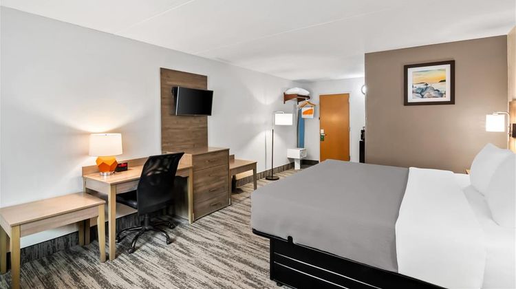 Quality Inn Westfield Suite
