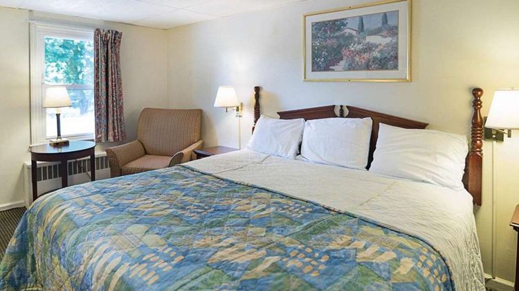 Econo Lodge Room