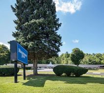 Econo Lodge Exterior