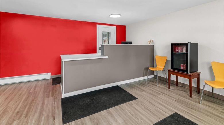 <b>Econo Lodge Lobby</b>. Images powered by <a href="https://iceportal.shijigroup.com/" title="IcePortal" target="_blank">IcePortal</a>.