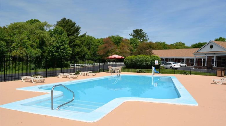 <b>Quality Inn Raynham - Taunton Pool</b>. Images powered by <a href="https://iceportal.shijigroup.com/" title="IcePortal" target="_blank">IcePortal</a>.