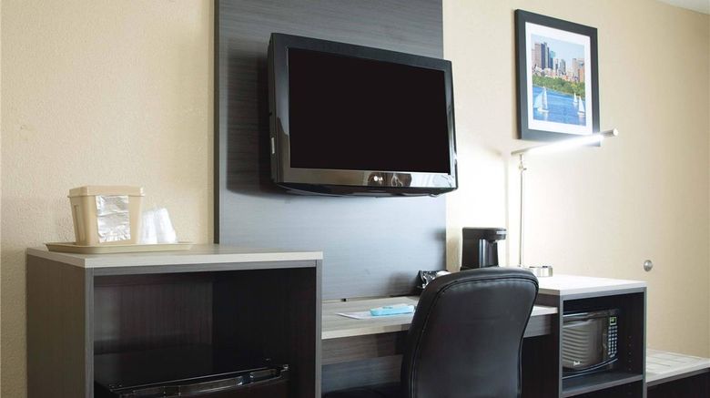 <b>Quality Inn Raynham - Taunton Room</b>. Images powered by <a href="https://iceportal.shijigroup.com/" title="IcePortal" target="_blank">IcePortal</a>.