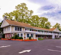 Rodeway Inn Exterior